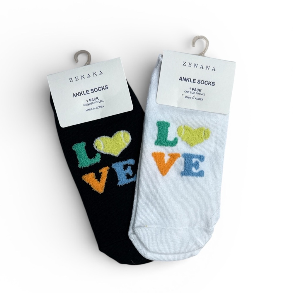 NEW With Tag Zenana Women’s Love Ankle Socks black/white Size 6-9